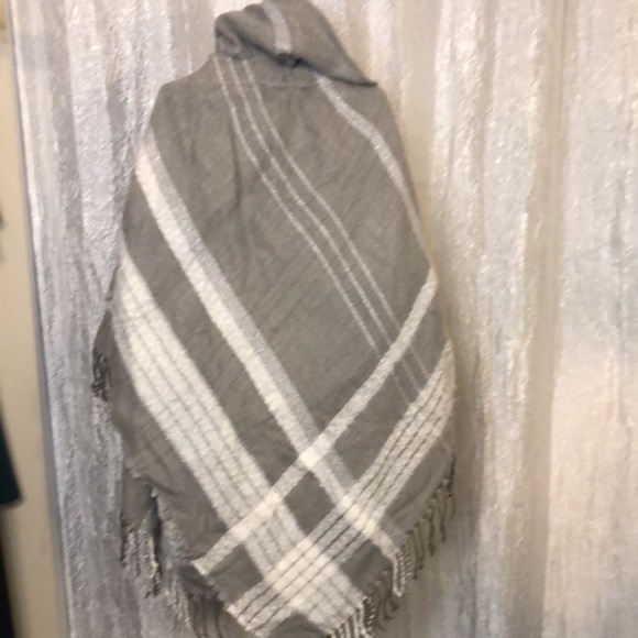 MIXIT wool-feel poncho - Picture 5 of 11